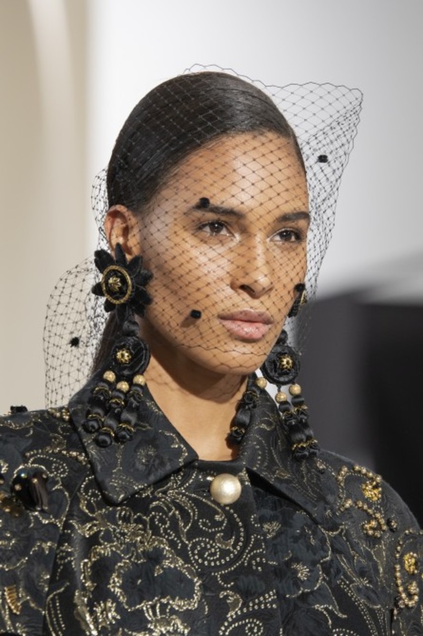 مجموعة Elie Saab لخريف وشتاء 2020-2021 خلال اسبوع الموضة في باريس