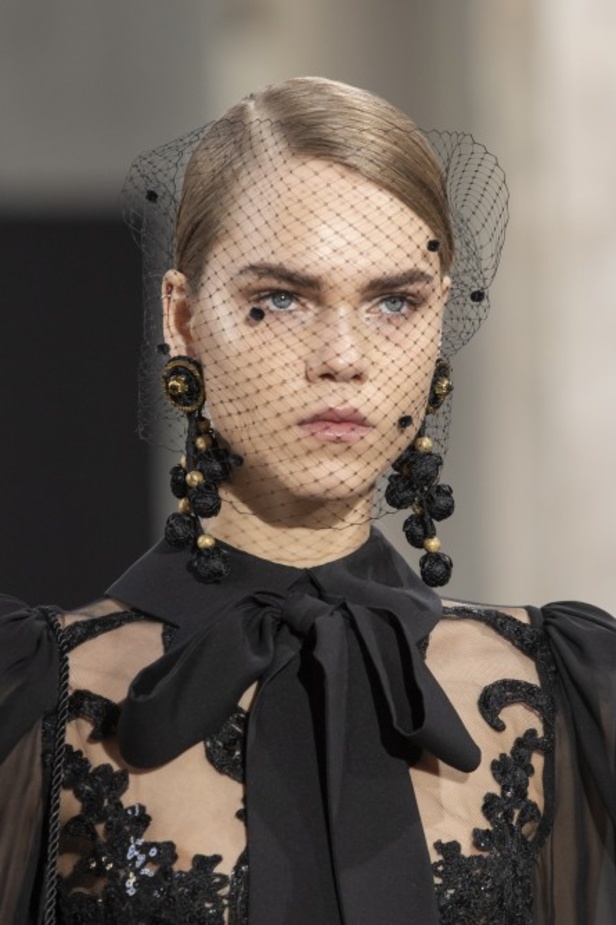 مجموعة Elie Saab لخريف وشتاء 2020-2021 خلال اسبوع الموضة في باريس