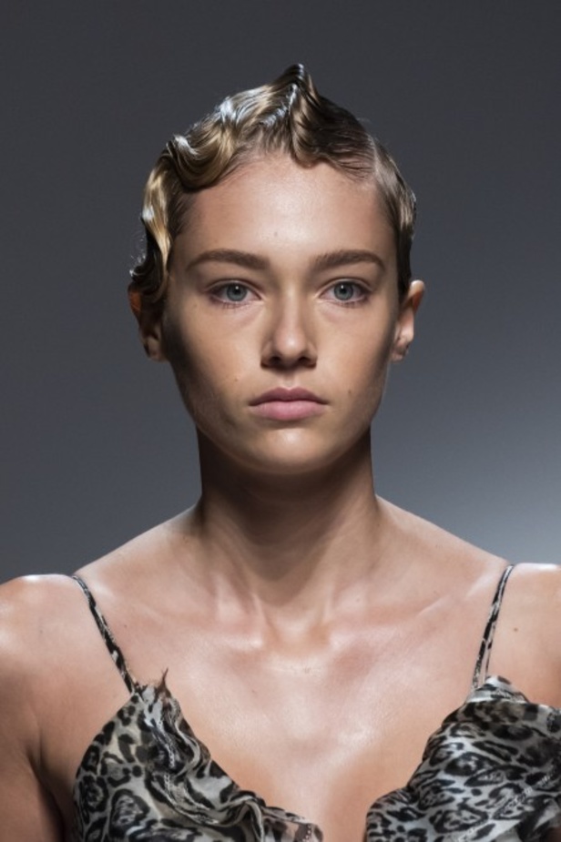 اسبوع الموضة في ميلان 2019 عرض أزياء ERMANNO SCERVINO لربيع وصيف 2020