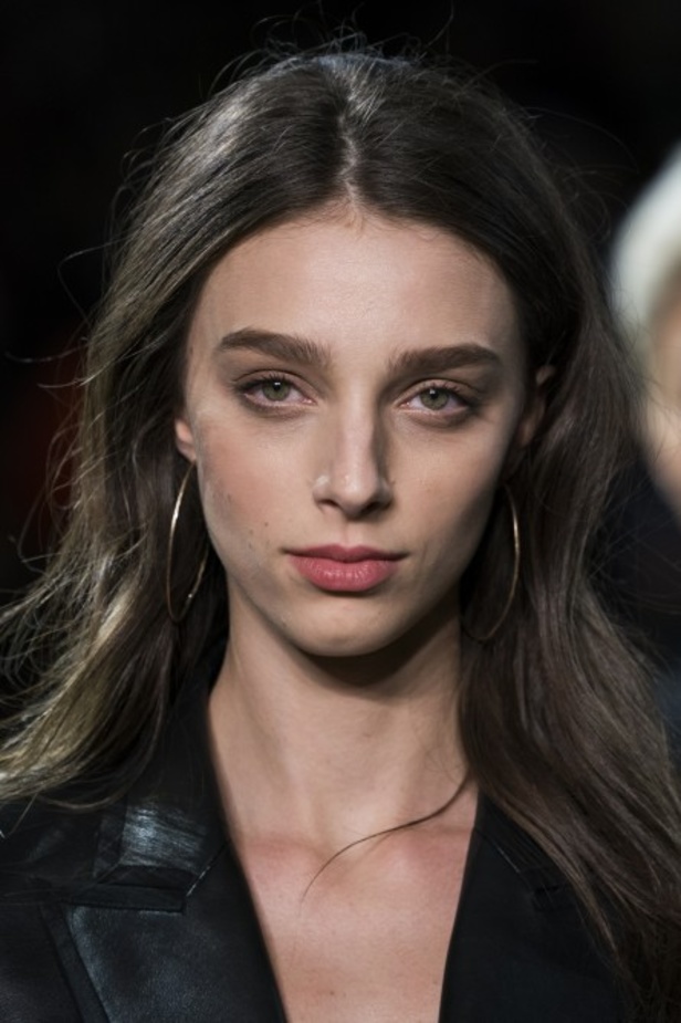 عرض أزياء إيلي تاهاري لخريف وشتاء 2019