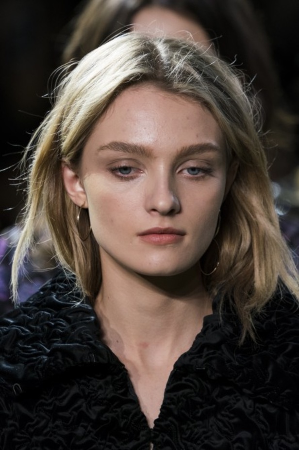 عرض أزياء إيلي تاهاري لخريف وشتاء 2019