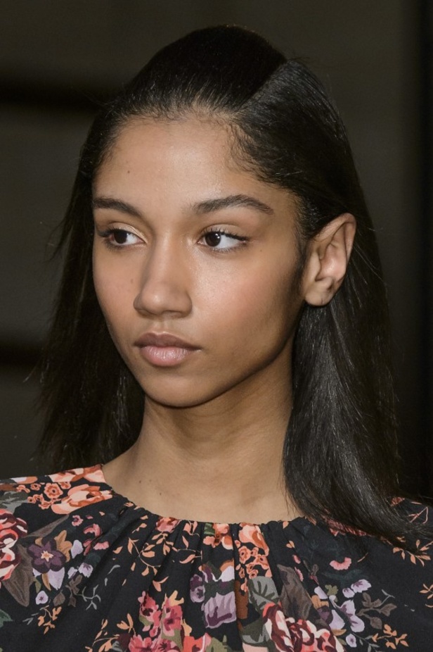 مجموعة EMILIA WICKSTEAD لموسم خريف وشتاء 2017