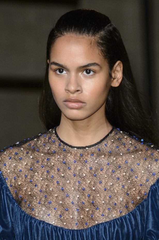 مجموعة EMILIA WICKSTEAD لموسم خريف وشتاء 2017