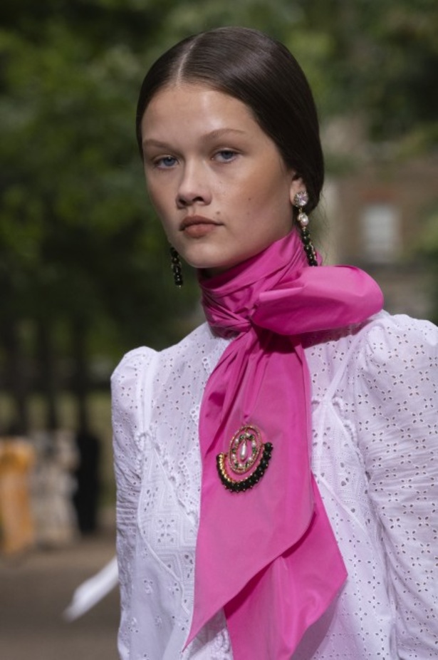 اسبوع الموضة في لندن 2019 عرض ازياء ERDEM لربيع وصيف 2020