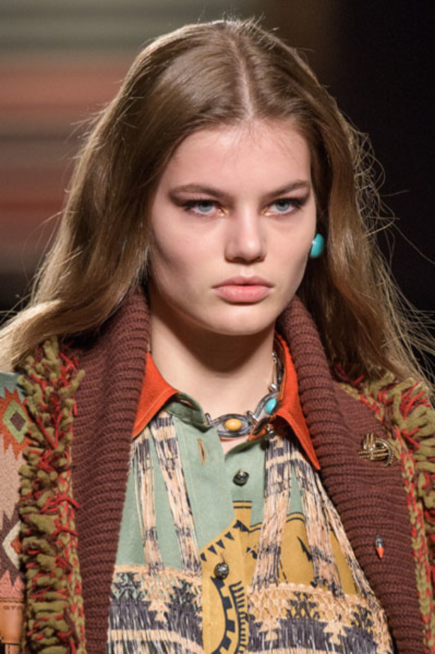 عرض ازياء ايترو لخريف وشتاء 2018