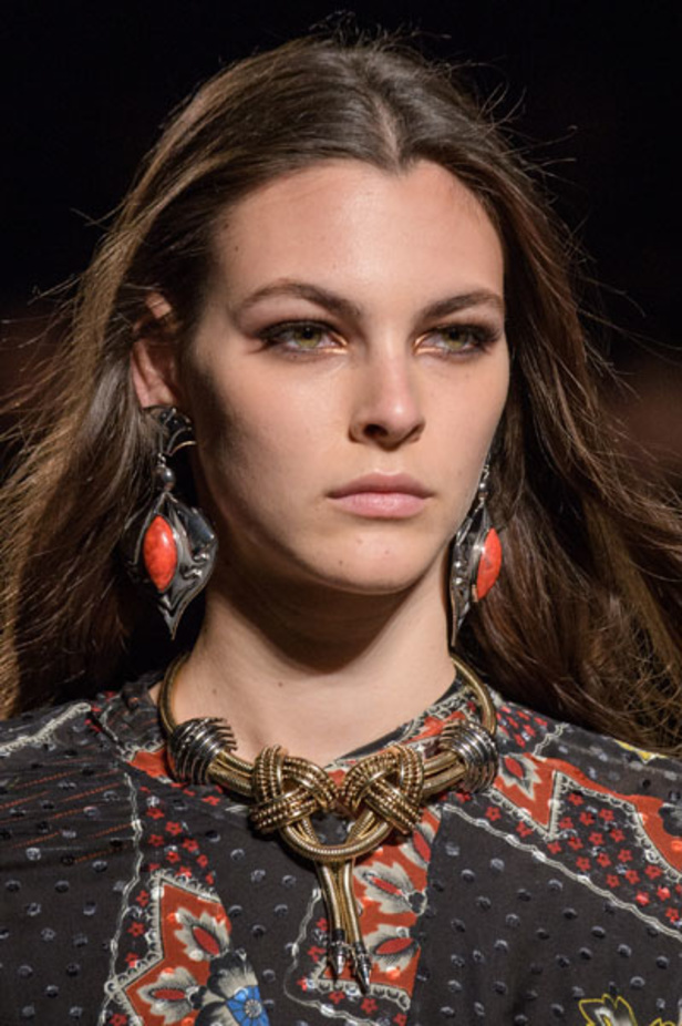 عرض ازياء ايترو لخريف وشتاء 2018