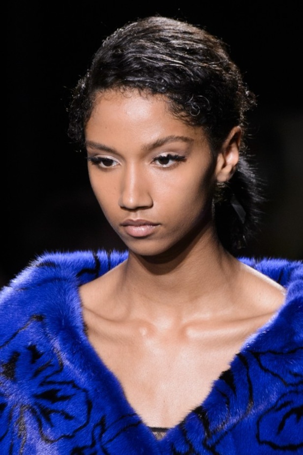 مجموعة Fendi من الألبسة الفاخرة لخريف وشتاء 2017