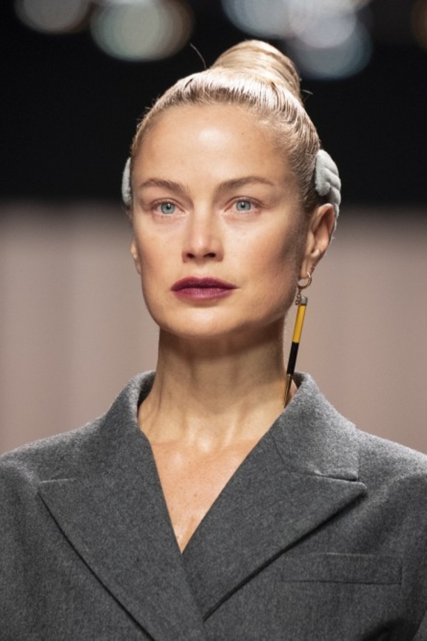 مجموعة فندي FENDI لخريف وشتاء 2020-2021 خلال اسبوع الموضة في ميلانو 