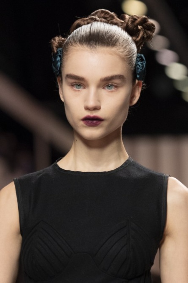 مجموعة فندي FENDI لخريف وشتاء 2020-2021 خلال اسبوع الموضة في ميلانو 