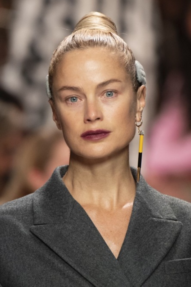 مجموعة فندي FENDI لخريف وشتاء 2020-2021 خلال اسبوع الموضة في ميلانو 