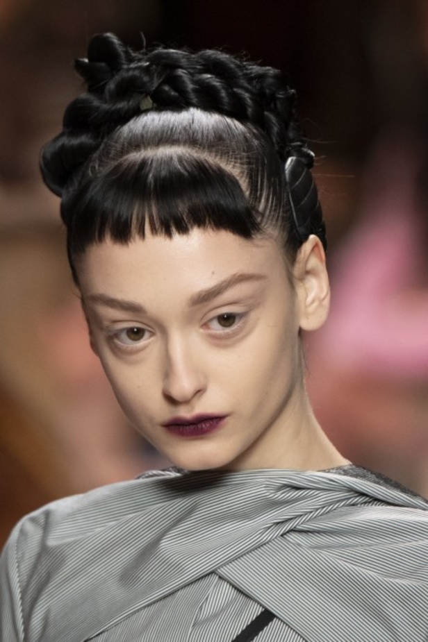 مجموعة فندي FENDI لخريف وشتاء 2020-2021 خلال اسبوع الموضة في ميلانو 