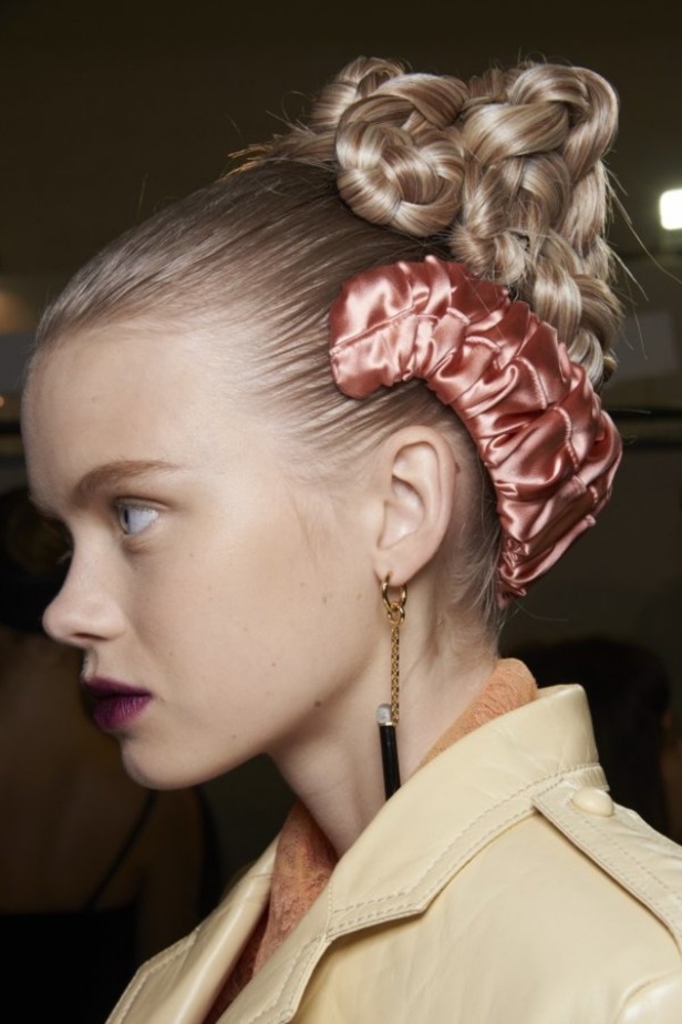 مجموعة فندي FENDI لخريف وشتاء 2020-2021 خلال اسبوع الموضة في ميلانو 