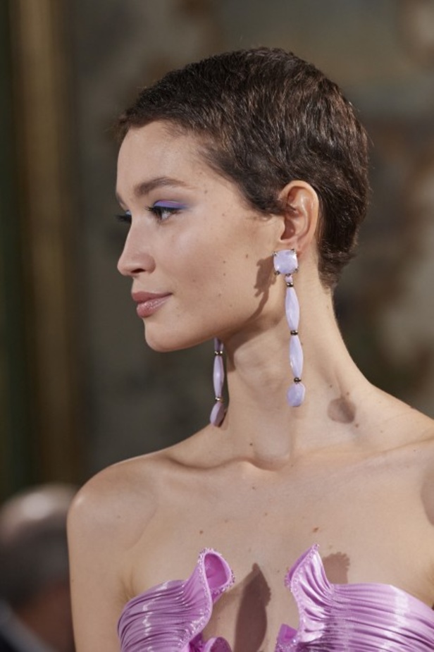 عرض ازياء مجموعة GIORGIO ARMANI PRIVE للهوت كوتور لخريف 2021 في باريس