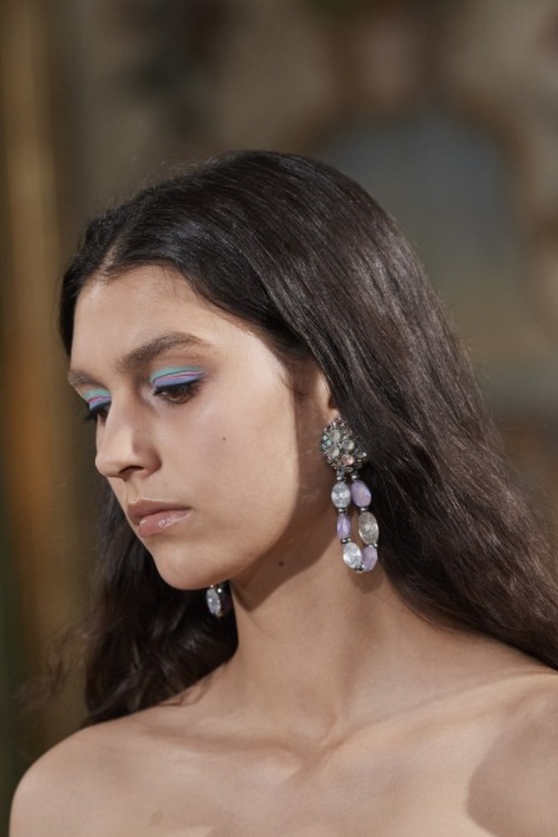 عرض ازياء مجموعة GIORGIO ARMANI PRIVE للهوت كوتور لخريف 2021 في باريس