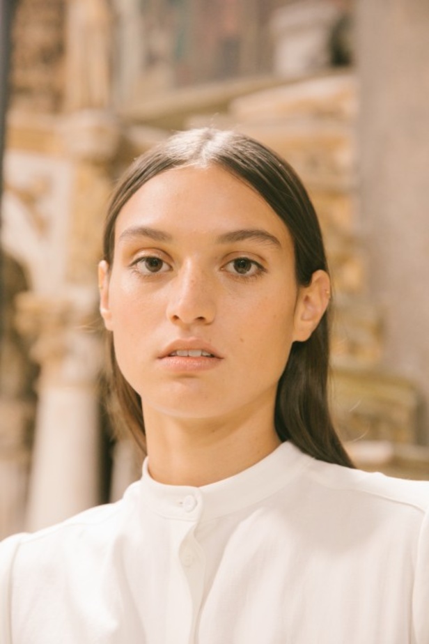 عرض ازياء مجموعة GABRIELA HEARST لربيع وصيف 2021 من أسبوع الموضة في باريس