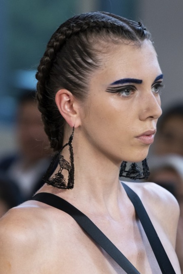 مجموعة Guo Pei للأزياء الفاخرة لخريف ٢٠١٨ !