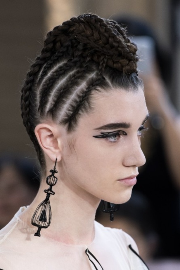 مجموعة Guo Pei للأزياء الفاخرة لخريف ٢٠١٨ !