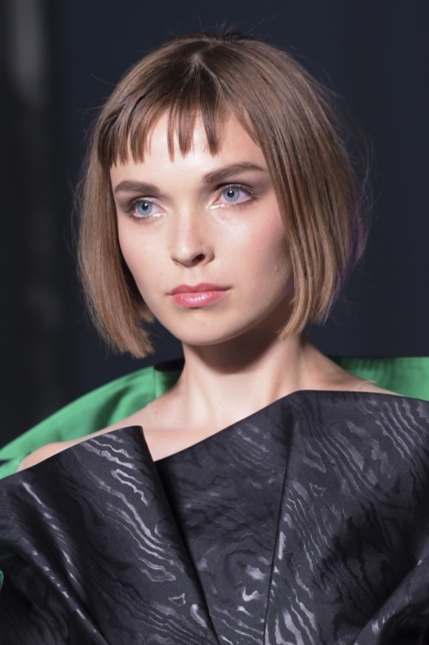 مجموعة Guo Pei للأزياء الفاخرة لخريف وشتاء ٢٠١٧/ ٢٠١٨ !