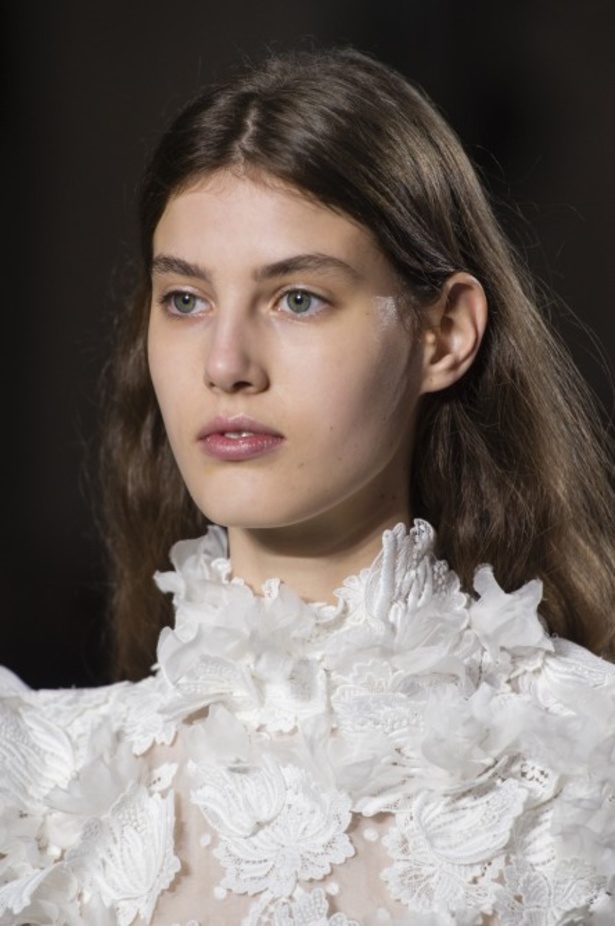 مجموعة Giambatista Valli من الألبسة الفاخرة لربيع وصيف 2018