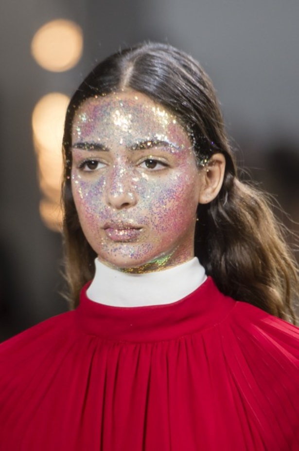 عرض ازياء جيامباتيستا فالي لموسم خريف وشتاء 2018