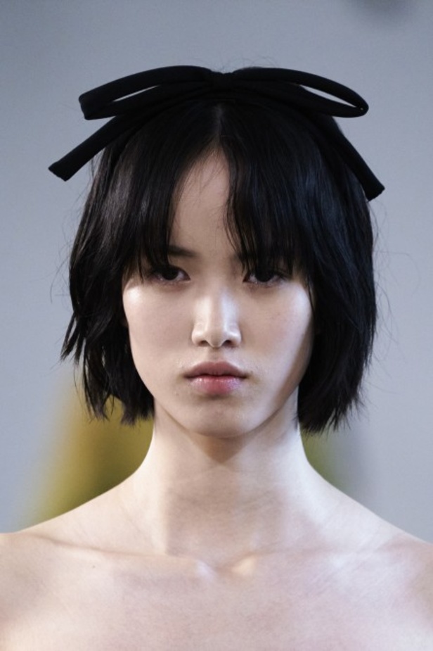 عرض ازياء جيامباتيستا فالي خلال اسبوع الموضة في باريس