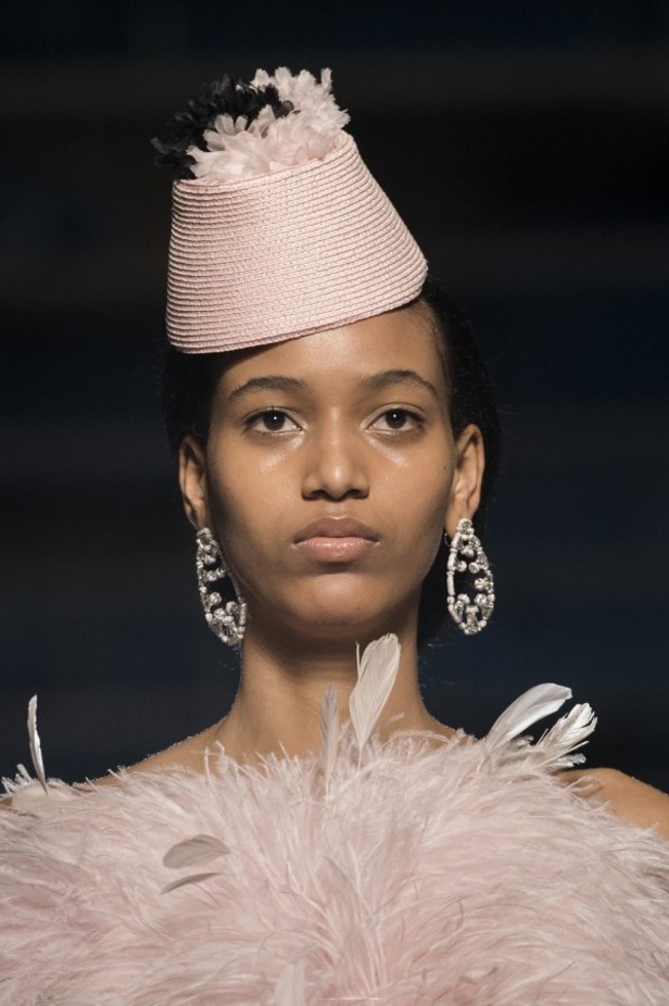 مجموعة الألبسة الراقية من جيامباتيستا فالي لربيع 2019