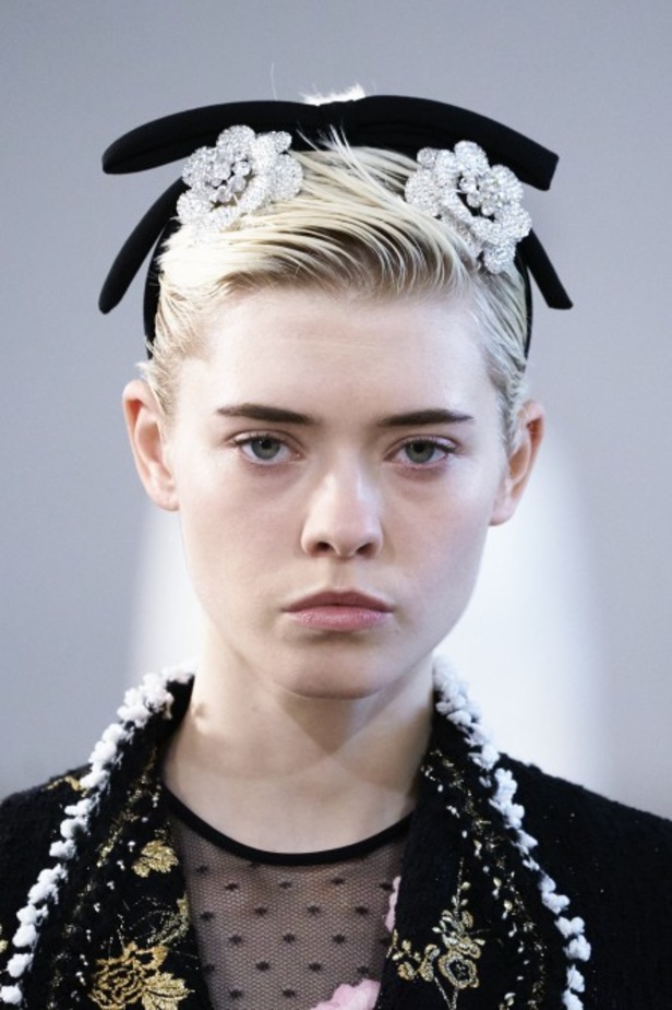 عرض ازياء جيامباتيستا فالي خلال اسبوع الموضة في باريس