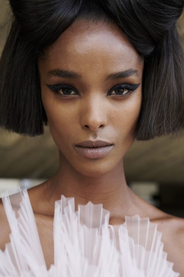 مجموعة جيامباتيستا فالي للهوت كوتور لخريف وشتاء 2021-2022