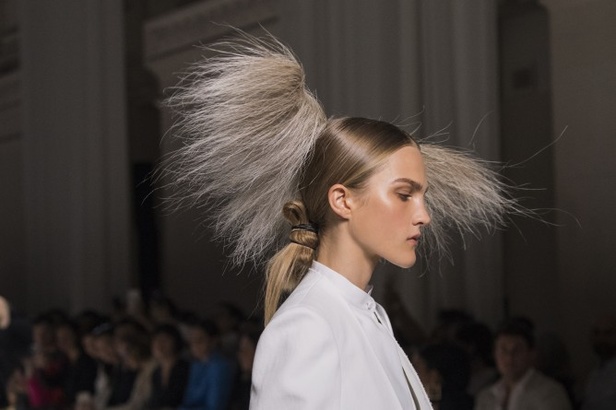 مجموعة جيفنشي كوتور 2019: تفاصيل دراماتيكية وغموض خيالي ساحر