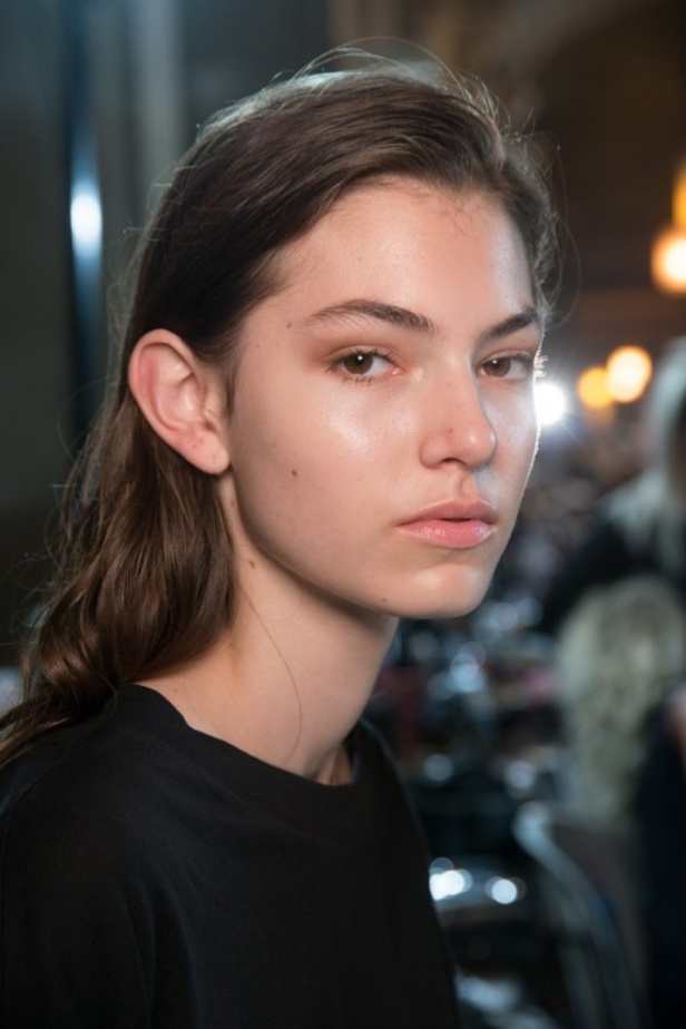 الكلاسيكية في مجموعة Givenchy لربيع وصيف 2018 في باريس