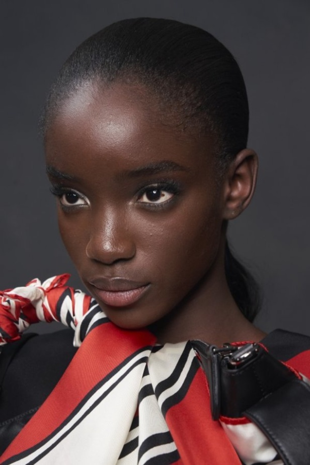 مجموعة جيفنشي للأزياء الراقية لخريف وشتاء 2021