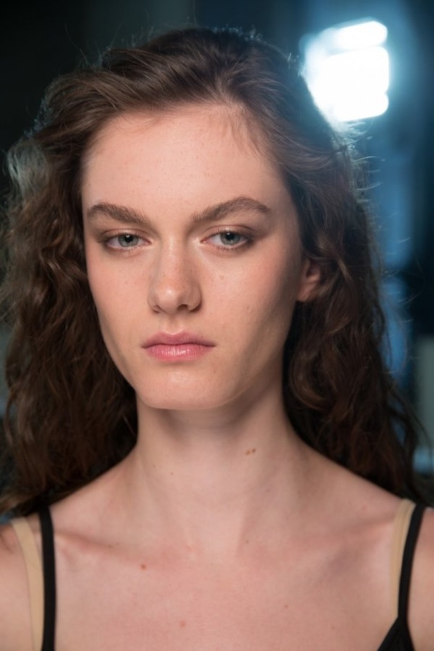 الكلاسيكية في مجموعة Givenchy لربيع وصيف 2018 في باريس