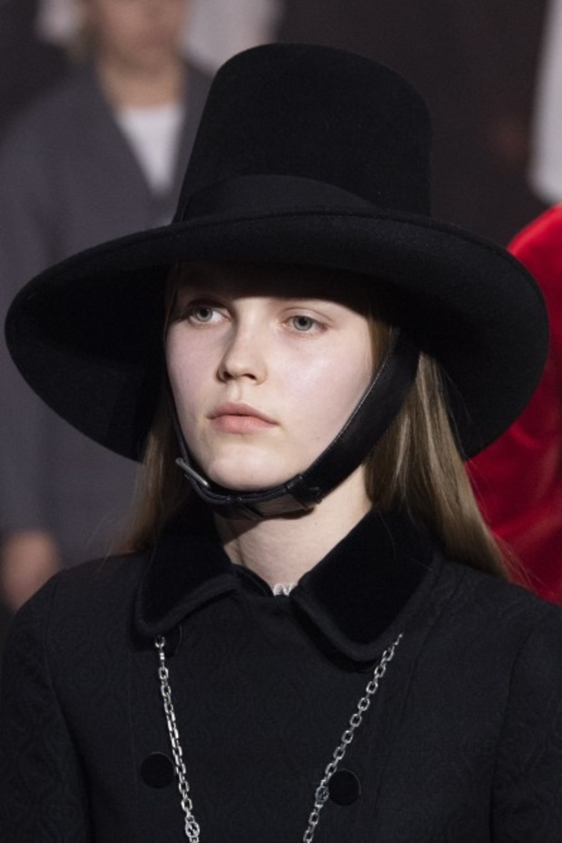 عرض ازياء دار GUCCI لخريف وشتاء 2020-2021 مباشرة من ميلانو 