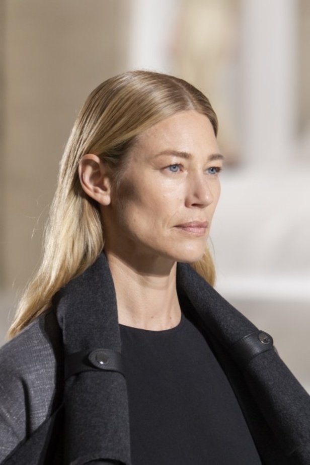 عرض أزياء Hermes لربيع وصيف 2021 من أسبوع الموضة في باريس