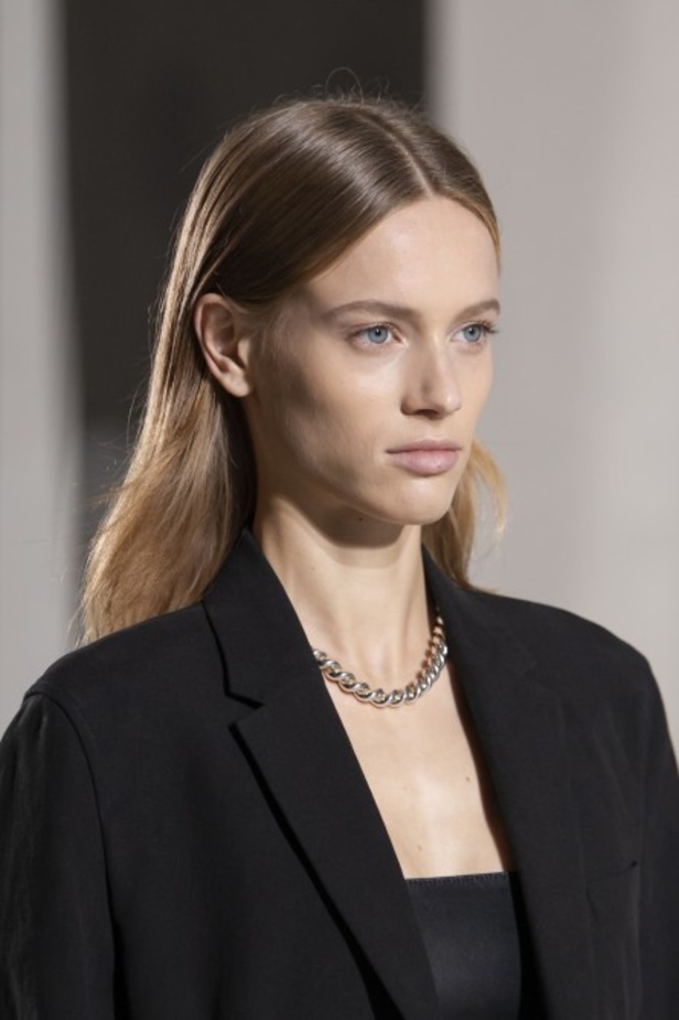 عرض أزياء Hermes لربيع وصيف 2021 من أسبوع الموضة في باريس