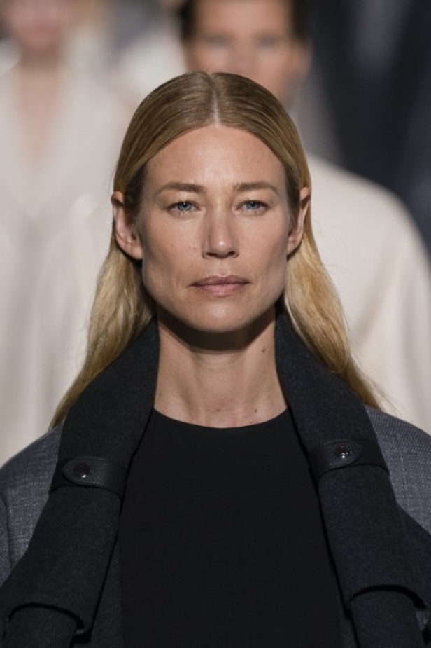 عرض أزياء Hermes لربيع وصيف 2021 من أسبوع الموضة في باريس