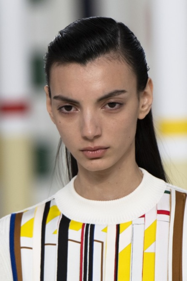 عرض أزياء Hermes لخريف وشتاء 2020-2021 خلال اسبوع الموضة في باريس