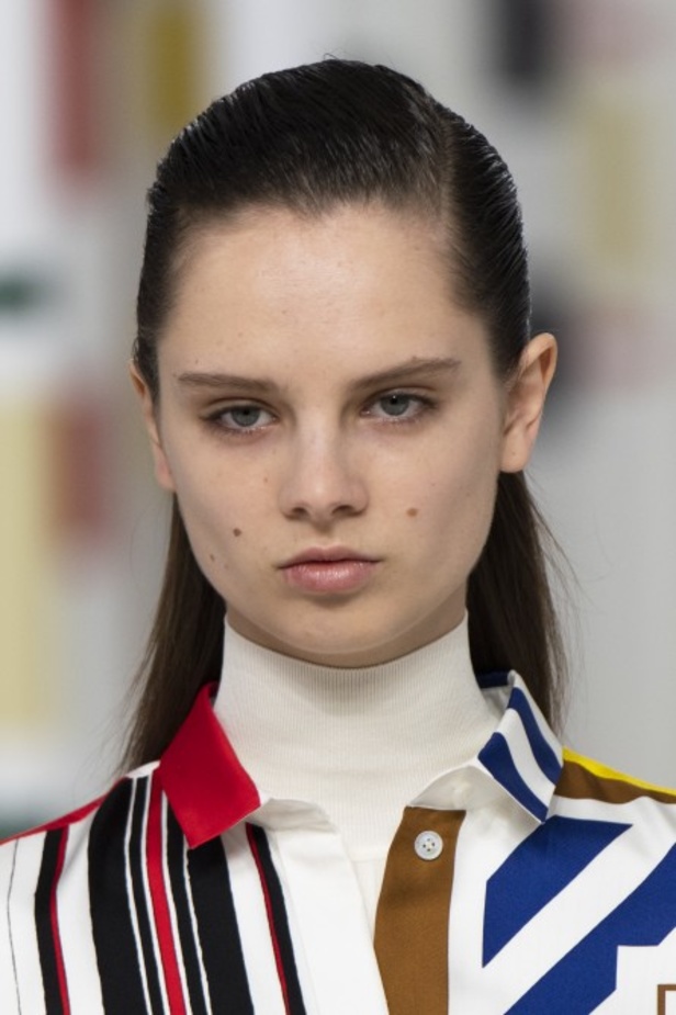 عرض أزياء Hermes لخريف وشتاء 2020-2021 خلال اسبوع الموضة في باريس