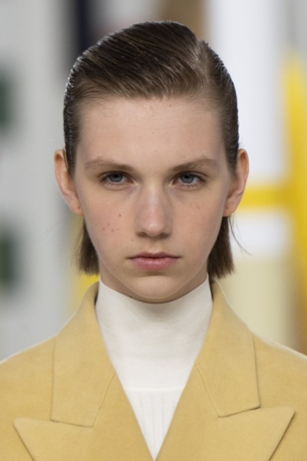 عرض أزياء Hermes لخريف وشتاء 2020-2021 خلال اسبوع الموضة في باريس