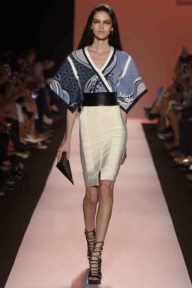 ربيع HERVE LEGER: أناقة مثيرة وحازمة