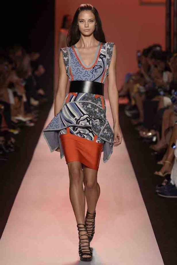 ربيع HERVE LEGER: أناقة مثيرة وحازمة