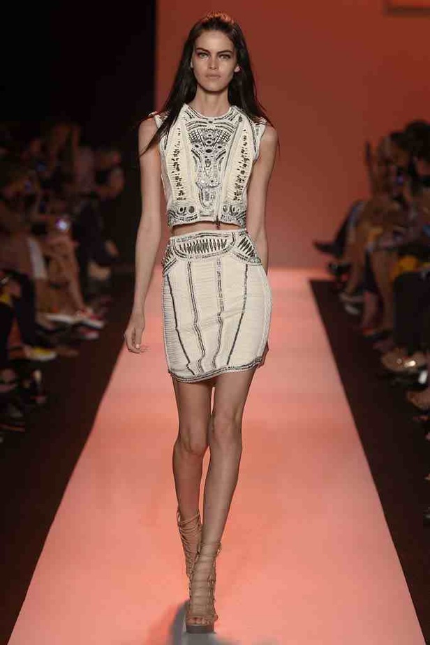 ربيع HERVE LEGER: أناقة مثيرة وحازمة