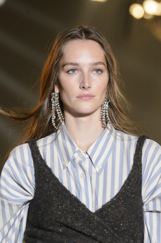 عرض أزياء إيزابيل ماران لخريف وشتاء 2017