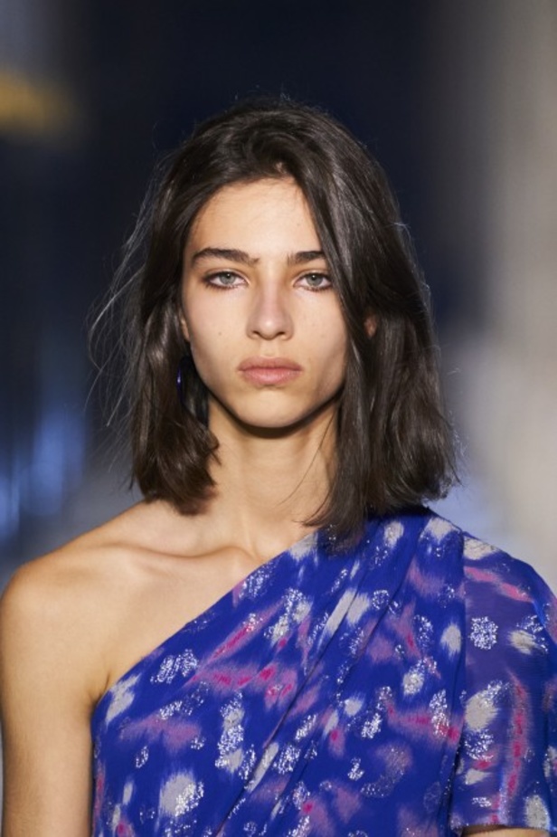 عرض أزياء ايزابيل ماران ISABEL MARANT لربيع وصيف 2021 خلال أسبوع الموضة في باريس