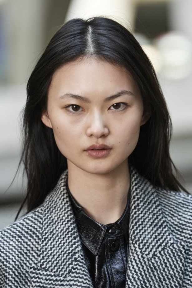 عرض أزياء دار Isabel Marant لخريف وشتاء 2021-2022