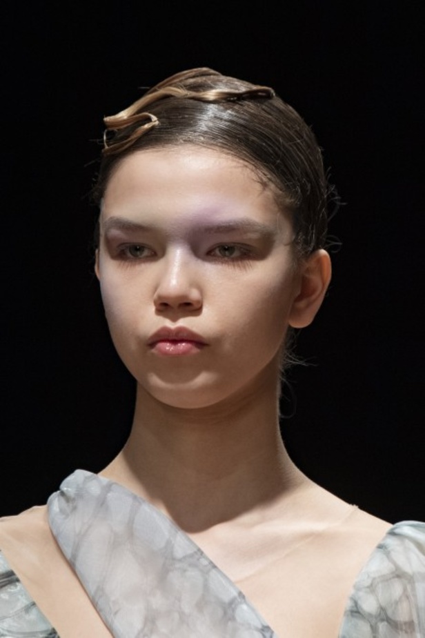 عرض ازياء haute couture من Iris Van Herpen لربيع وصيف 2020