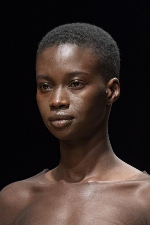 عرض ازياء haute couture من Iris Van Herpen لربيع وصيف 2020