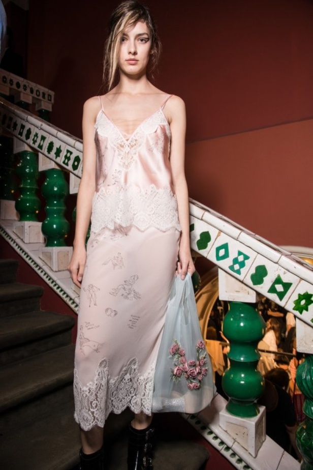 مجموعة "جون غاليانو" John Galliano لموسم ربيع وصيف 2018