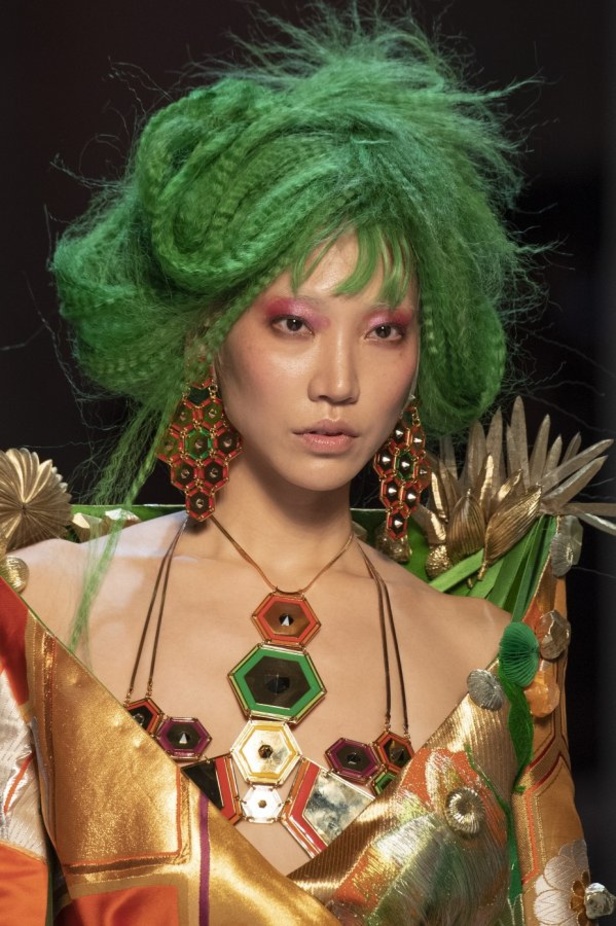 مجموعة الألبسة الراقية من جان بول غوتييه لربيع 2019