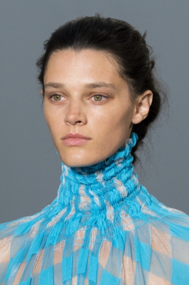 عرض أزياء Jil Sander لموسمي ربيع وصيف 2018!